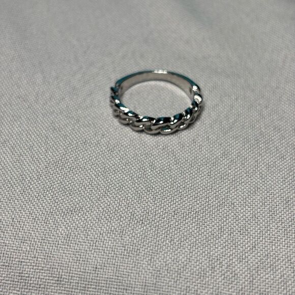 New! Silver Tone Twist Link Ring Size 7 - Picture 3 of 5